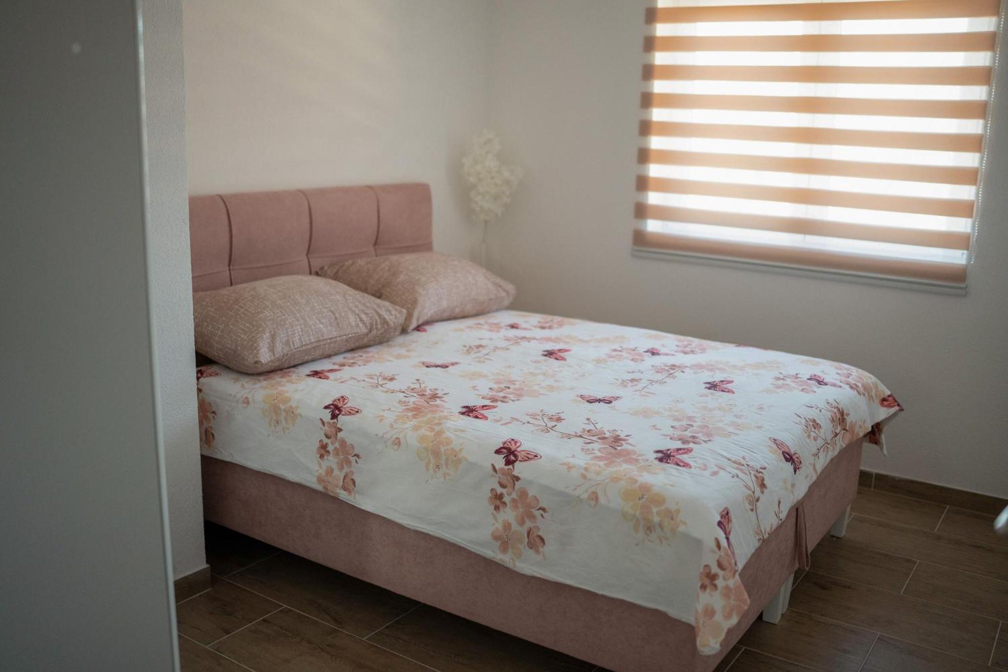 Apartmani Elegance Тузла Екстериор снимка