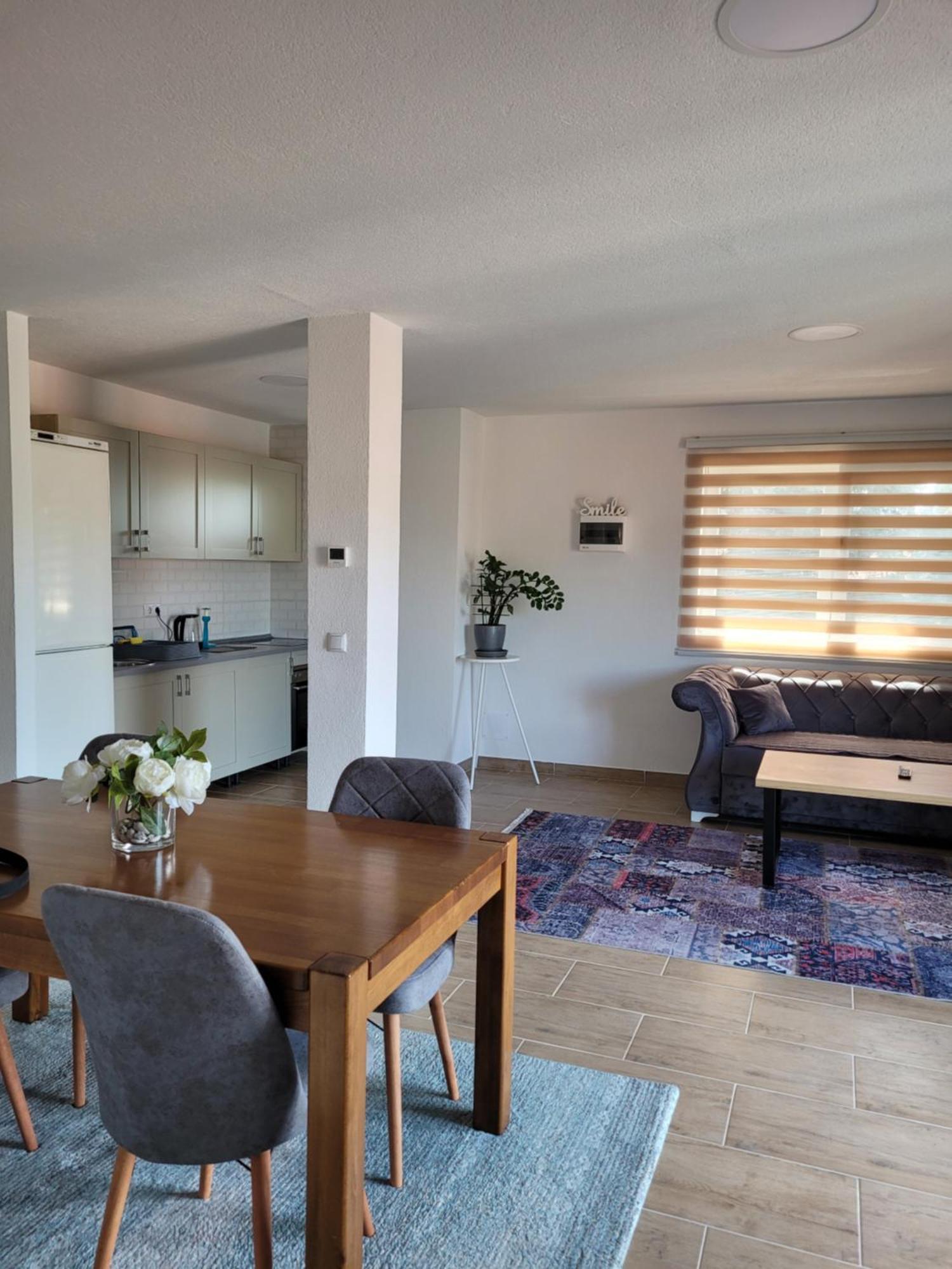 Apartmani Elegance Тузла Екстериор снимка