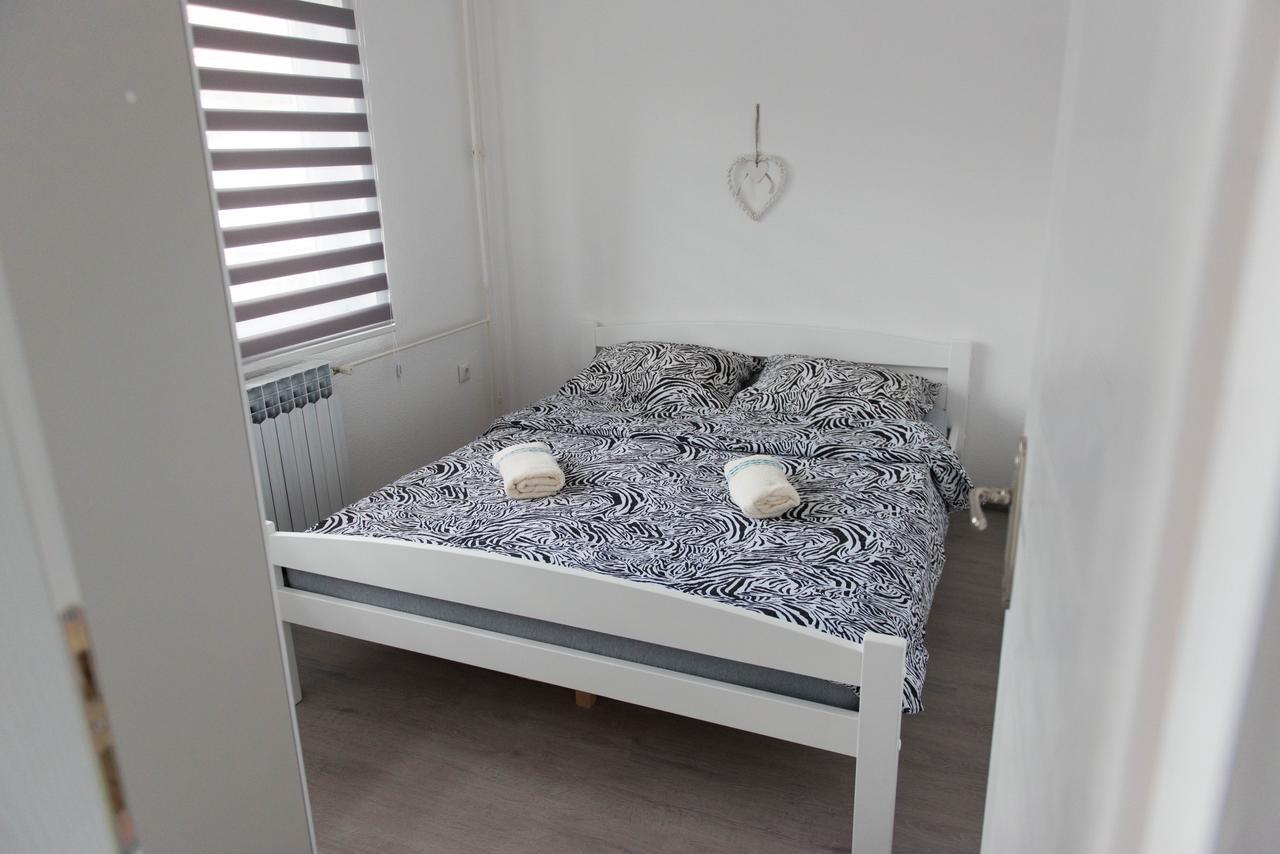 Apartmani Elegance Тузла Екстериор снимка