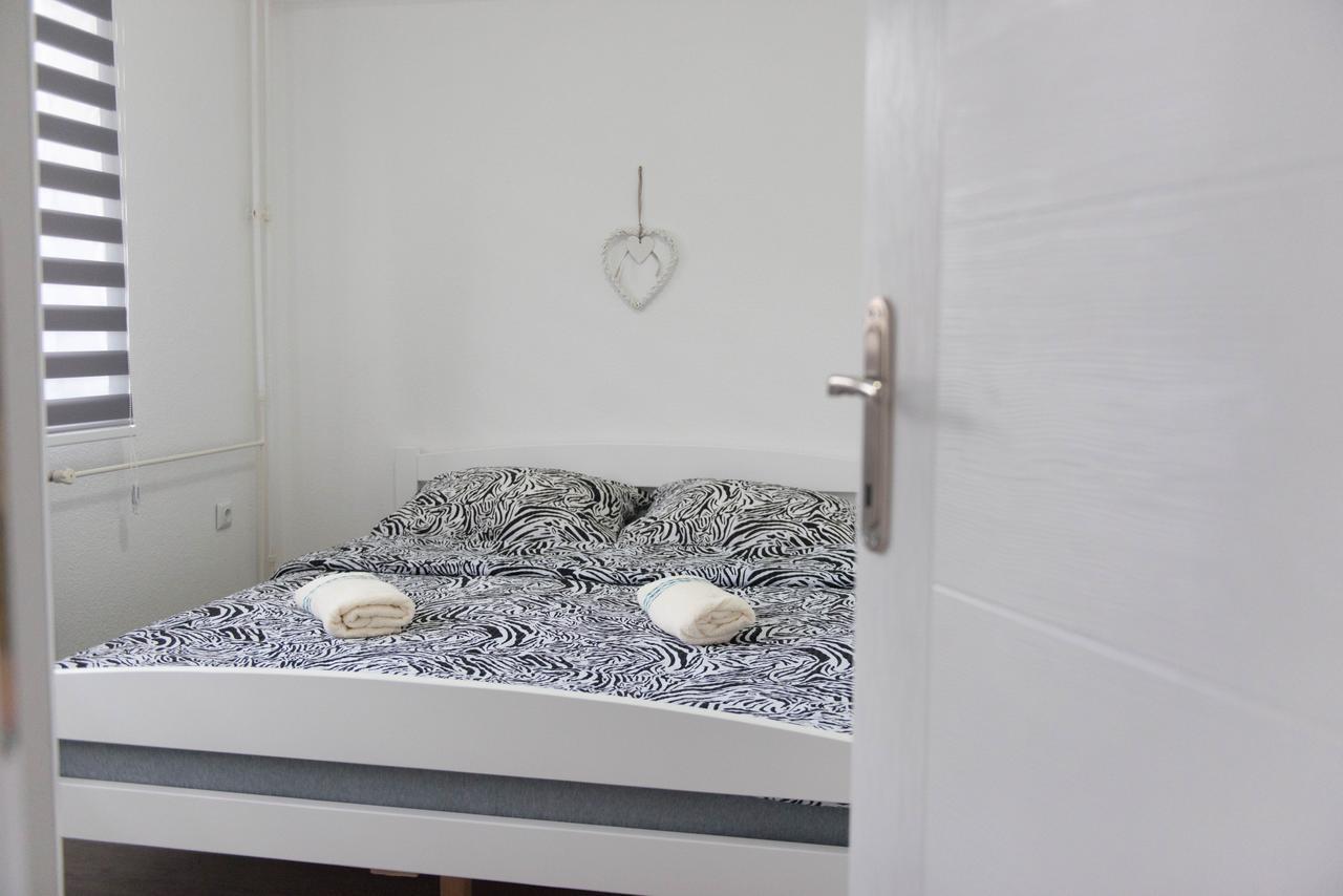 Apartmani Elegance Тузла Екстериор снимка